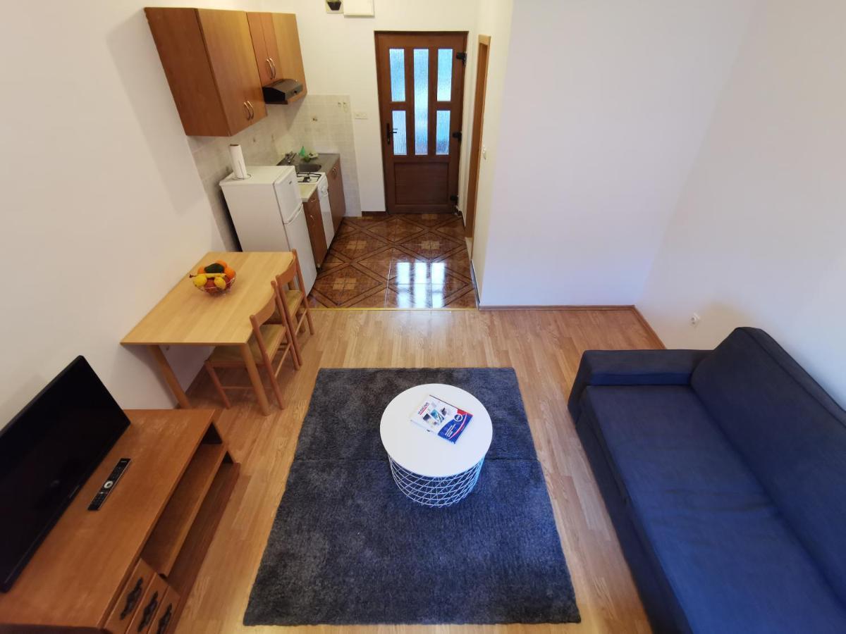 Uncle Apartment Makarska Buitenkant foto