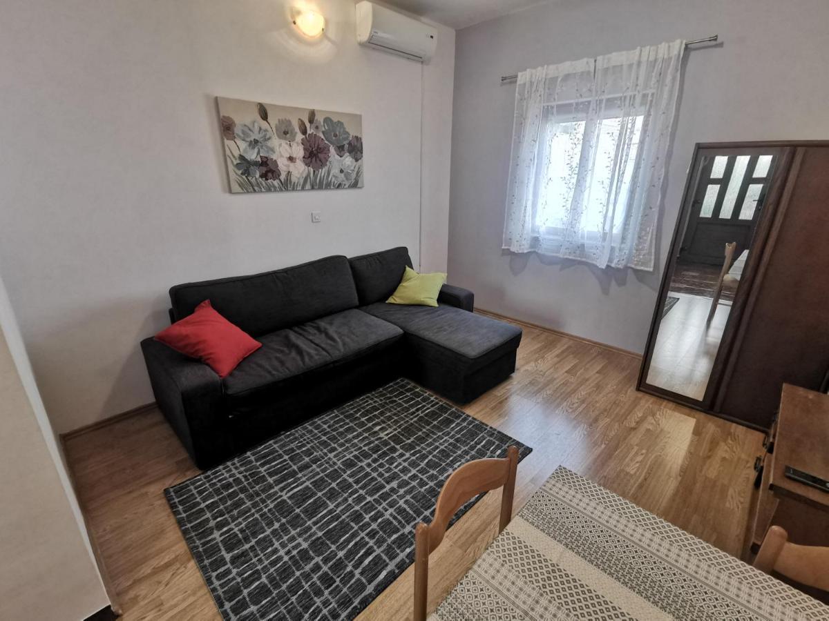 Uncle Apartment Makarska Buitenkant foto