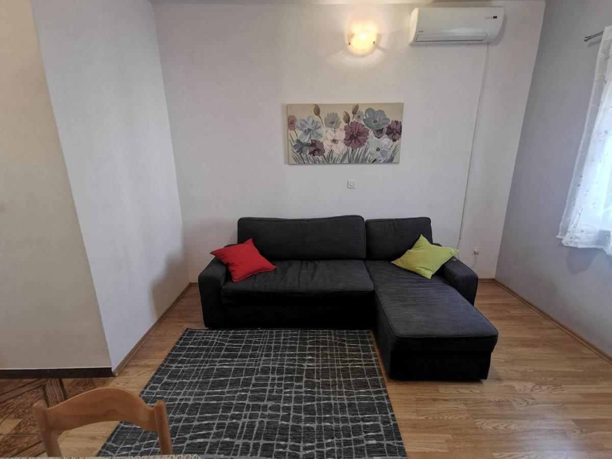 Uncle Apartment Makarska Buitenkant foto